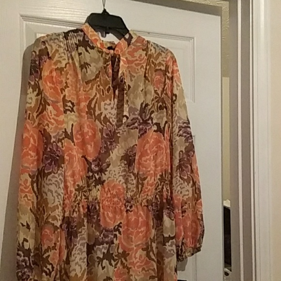 Dress - Picture 2 of 4